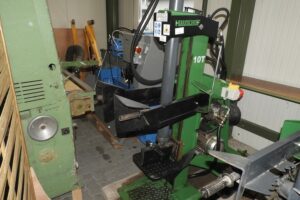 <strong>Gebraucht</strong> Hauslhof HSMX100CD+ED-SV 100 Tonnenspalter mit Zapfwellen und Elektroantrieb