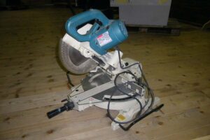 <strong>Gebraucht</strong> Makita Kappsäge 260 mm Sägeblatt – Bild 1