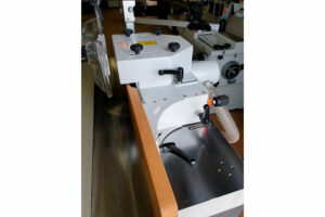 <strong>Ausstellungsmaschine</strong> Industriefräse Holzprofi SF220 inkl. Spindeldrehzahl 1500 U/min, 5,5kW Motor und vorderem Schiebetisch – Bild 3